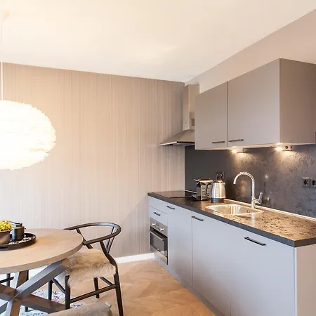 348 Suites Short Apartment