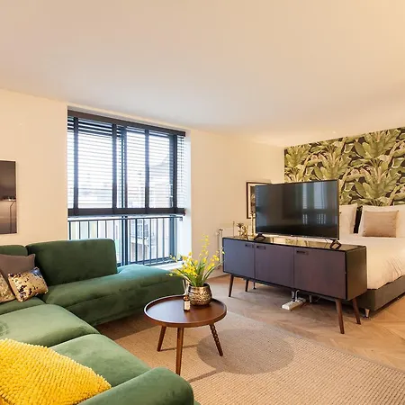 348 Suites Short * The Hague